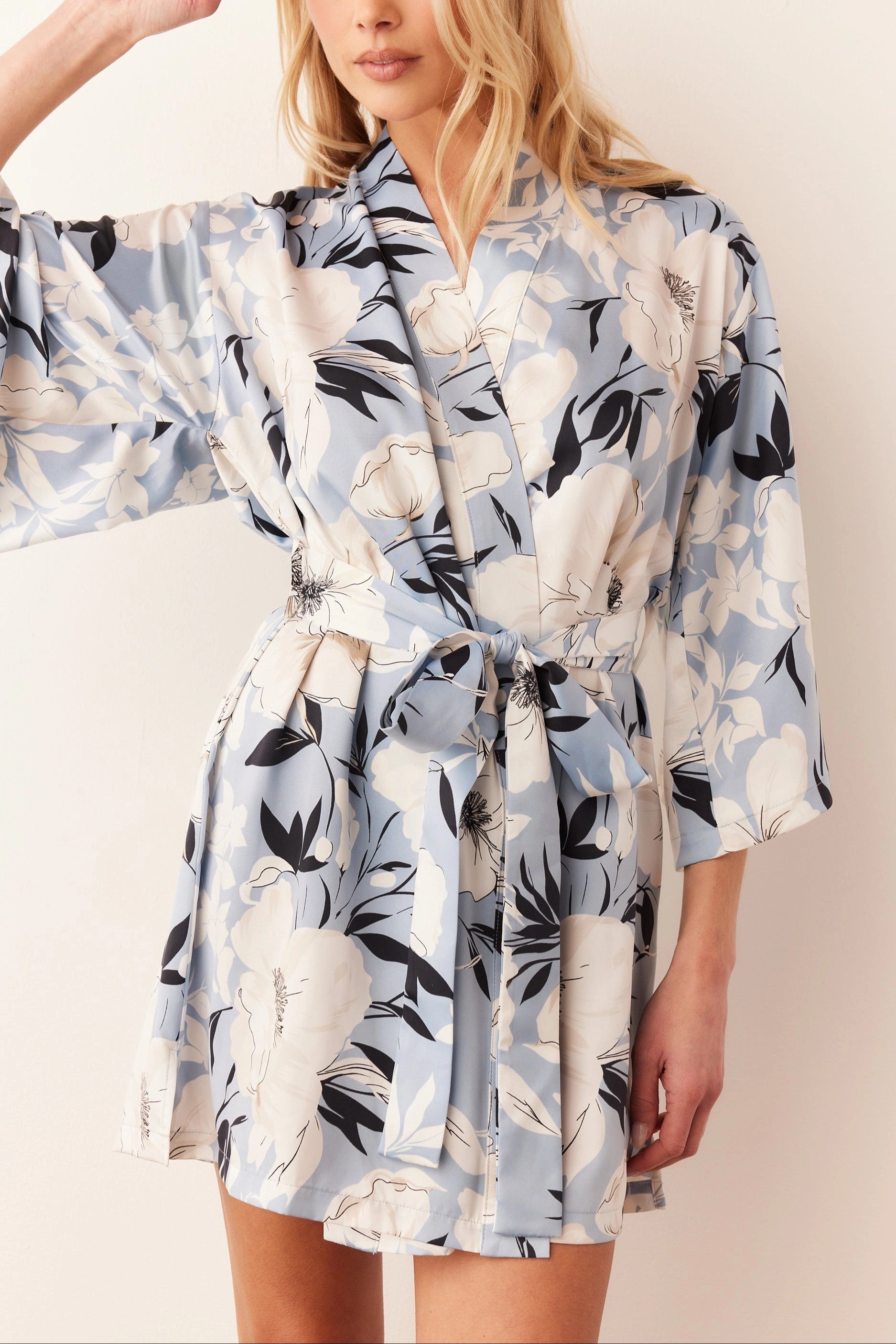 Adriana Short Kimono | Gardenia
