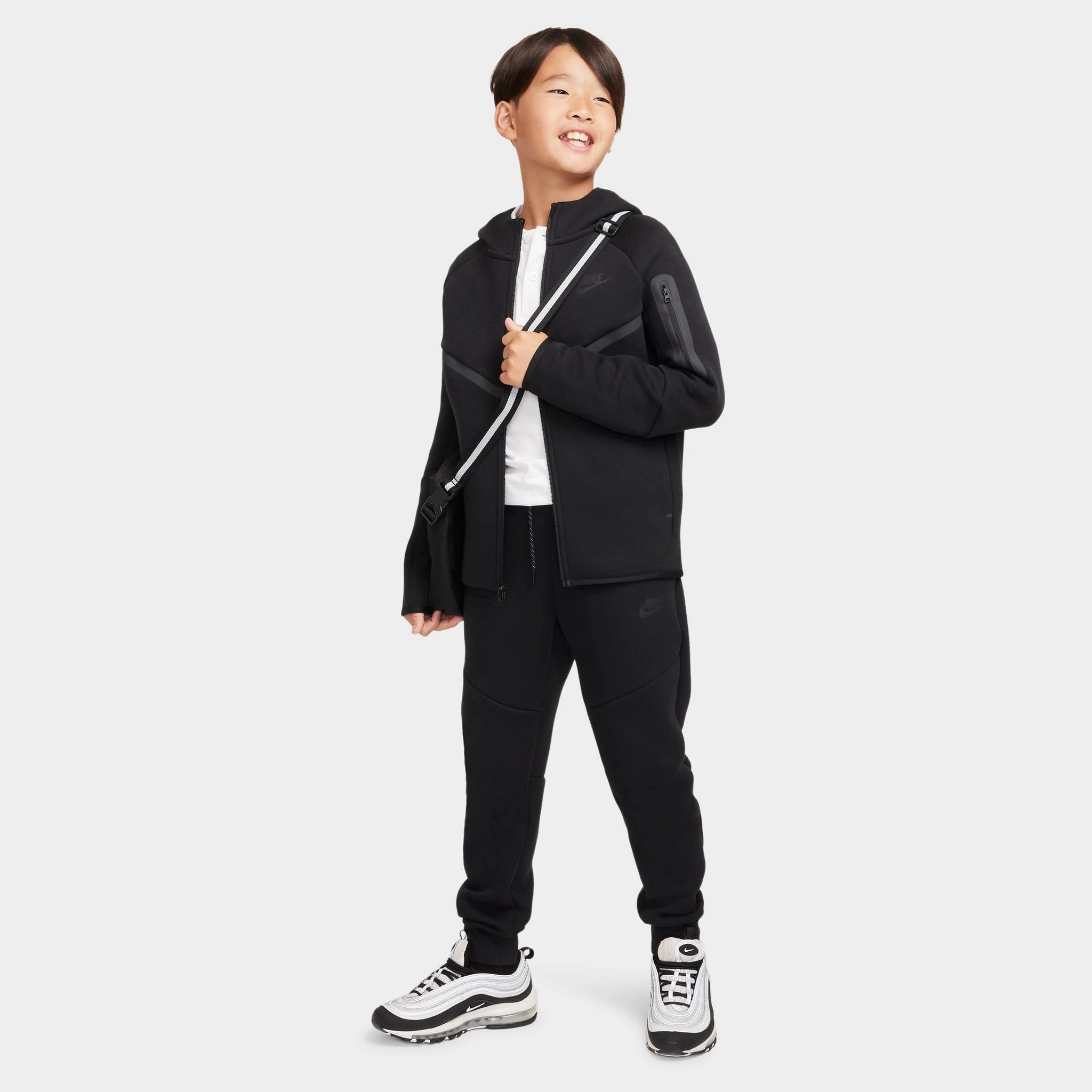 Nike Sportswear Junior Boys' Tech Fleece Jogger / Black