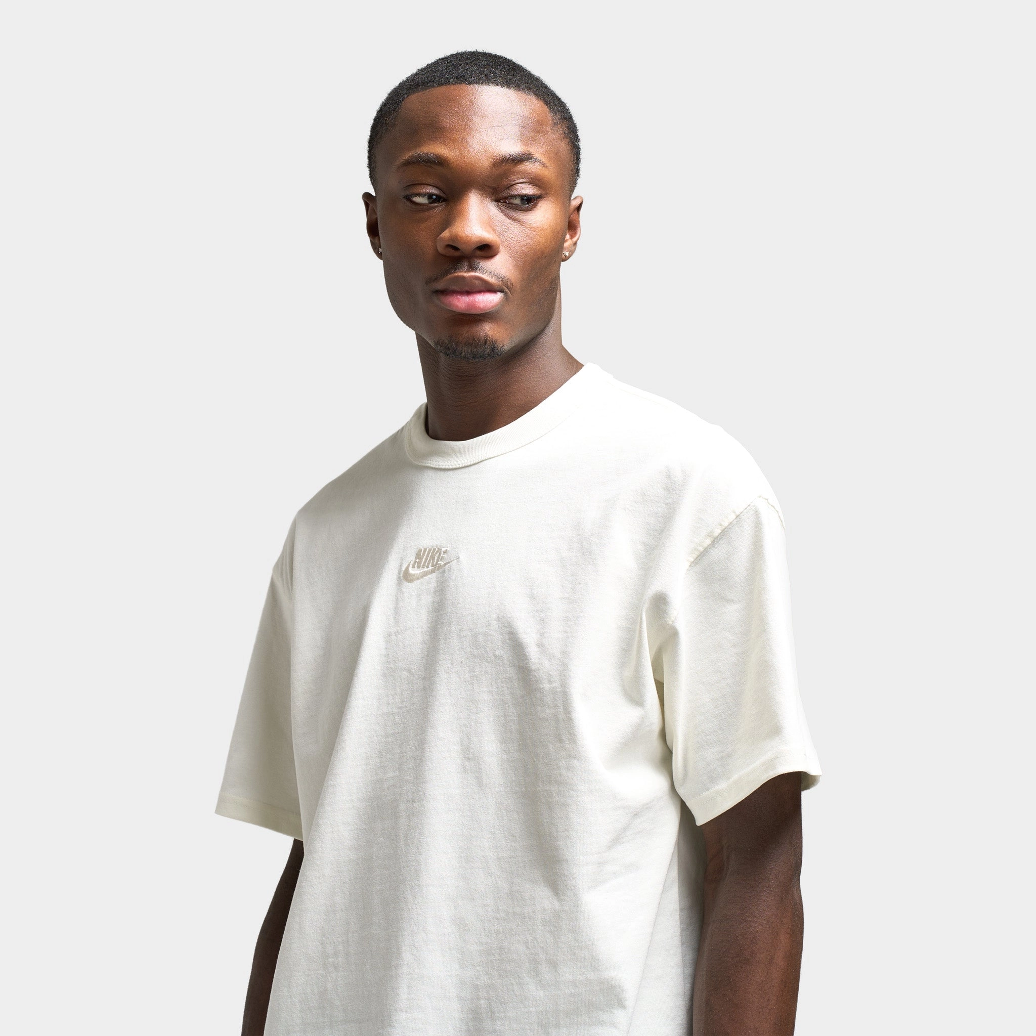 Nike Sportswear Premium Essential T-Shirt / Sail