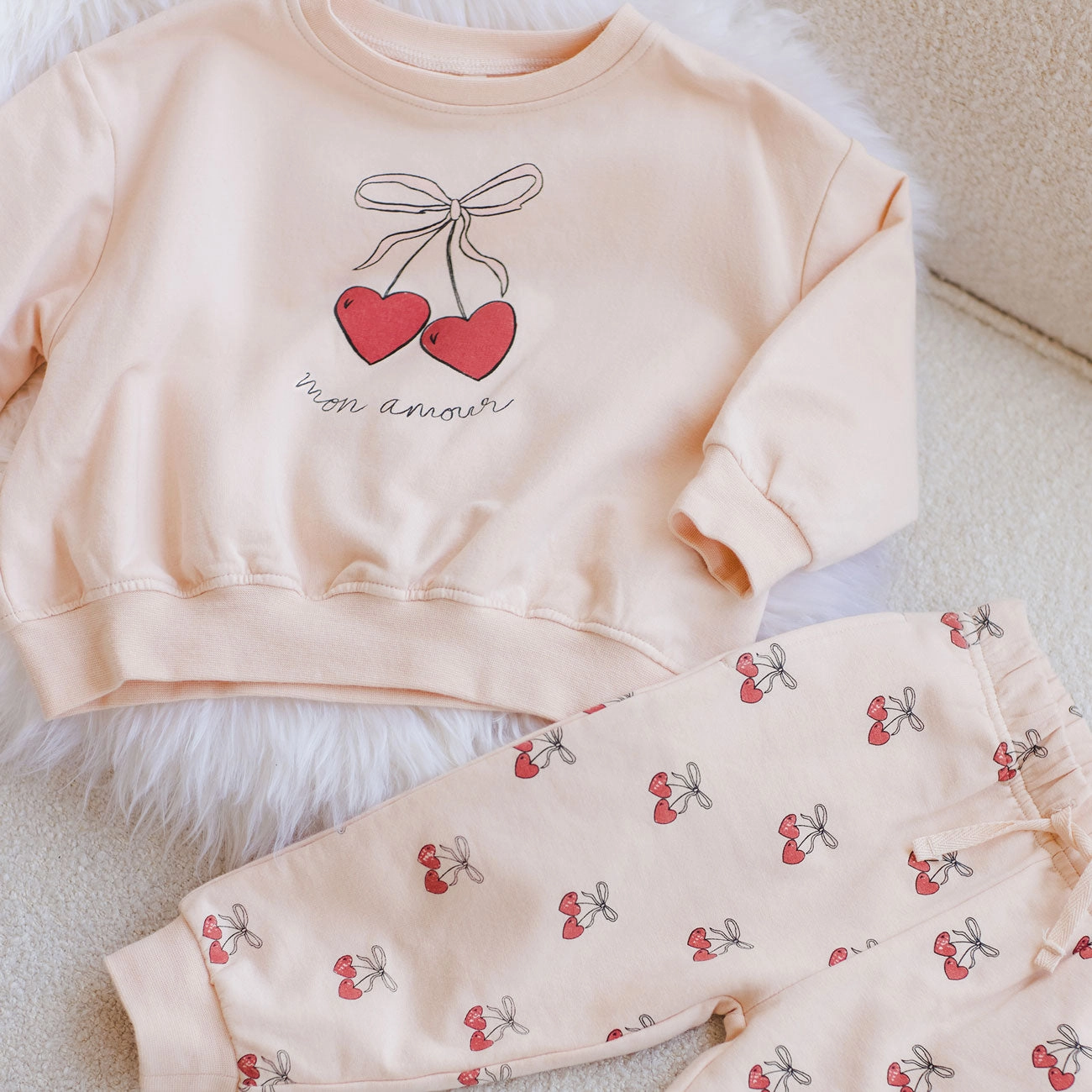 Relaxed Fleece Sweatshirt - Mon Amour - Antique
